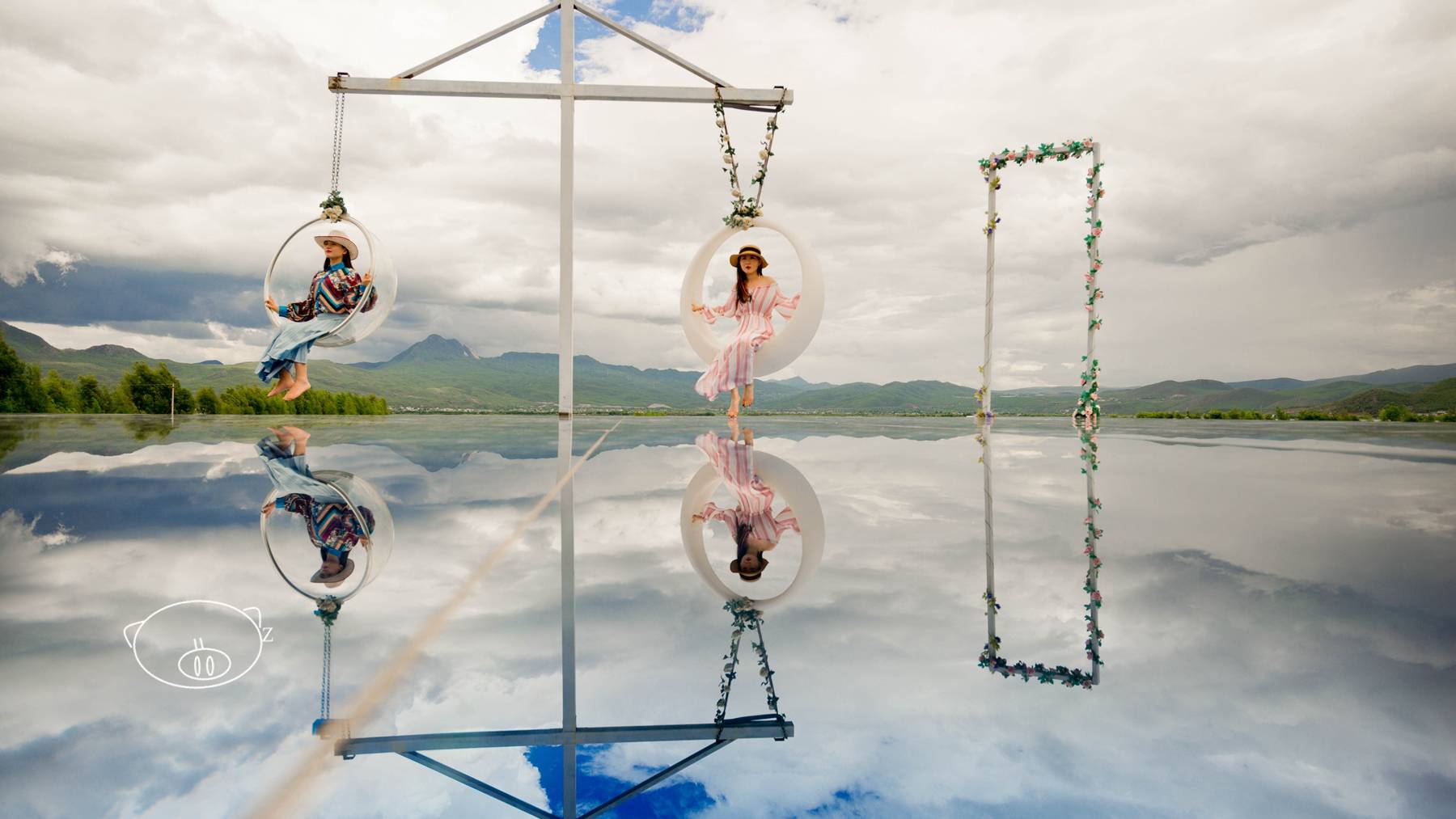 丽江|走进拉市海,这是花的海洋,前方水天一色_云南省