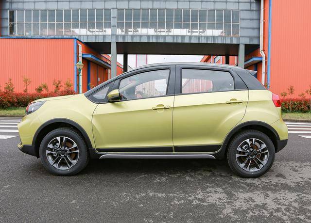 枫叶30x上市,6.88万起售,吉利旗下全新品牌,城市代步新选择-搜狐大视