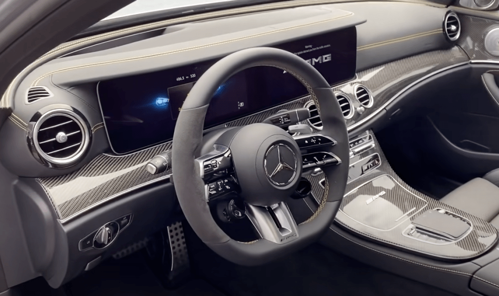 2021款奔驰amg e63s来袭,3.4秒破百让超跑都怕!