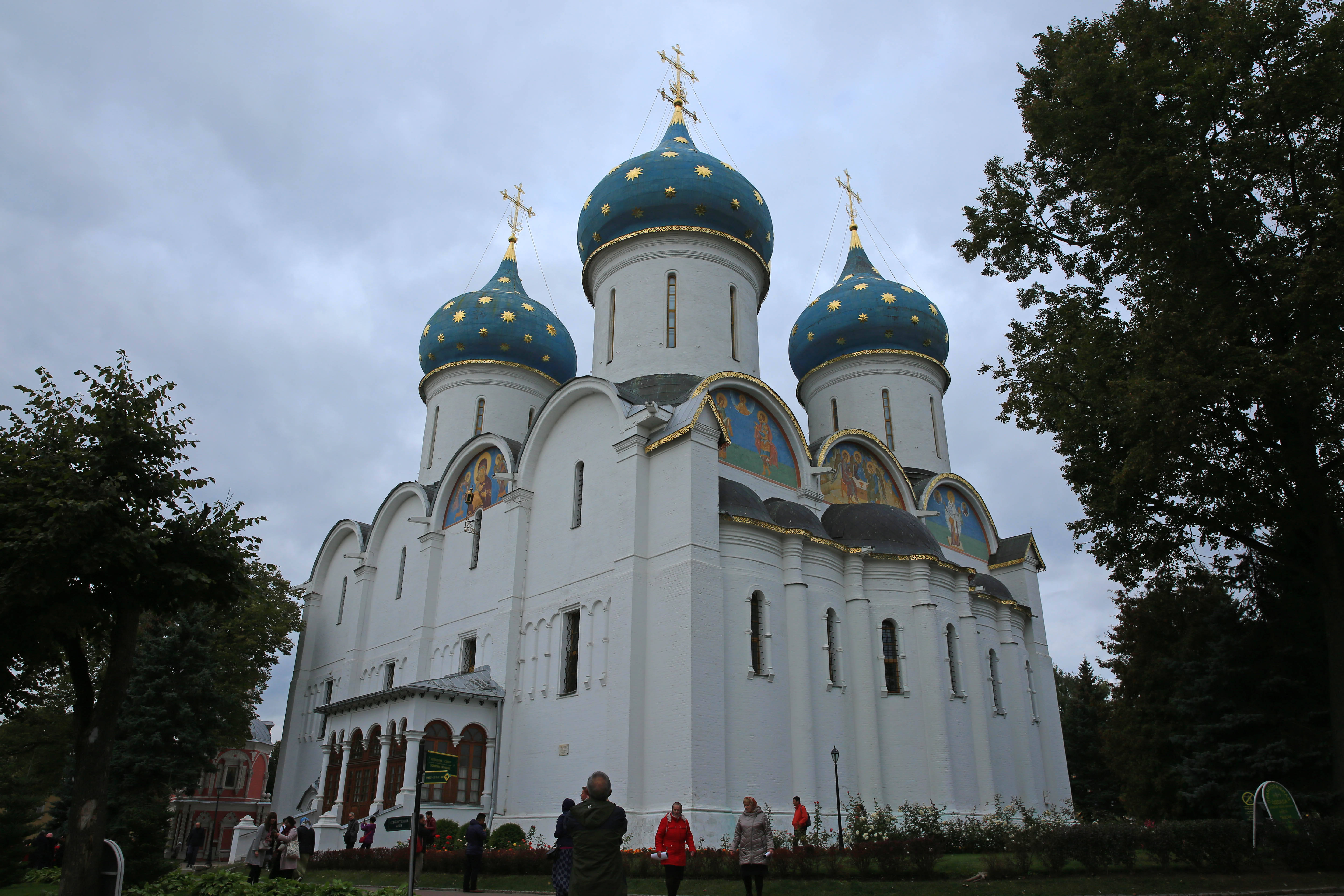 这里不仅是俄罗斯东正教中心更有俄罗斯中世纪的古典建筑瑰宝