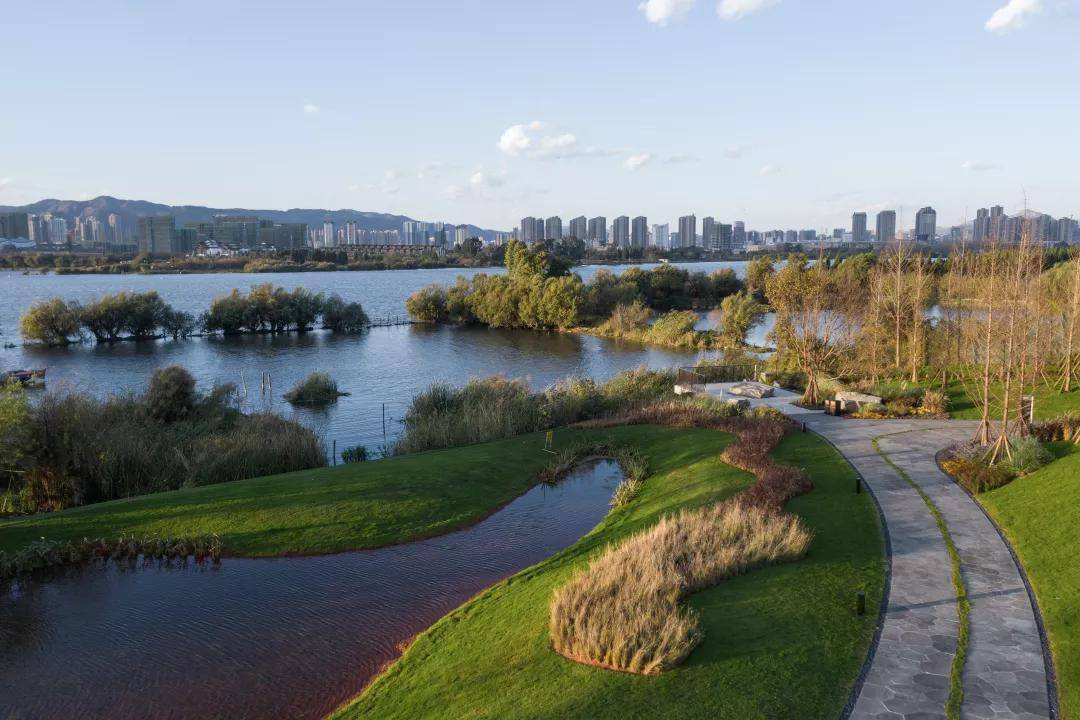 原创昆明学会享受滇池