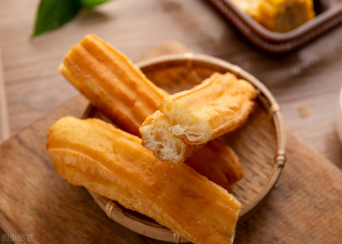 经典早餐油条的做法配方