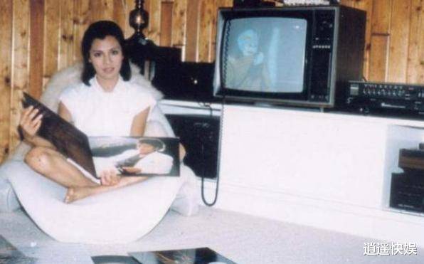 1985年翁美玲拧开煤气自杀,4天后汤镇业现身葬礼,粉丝:打死他