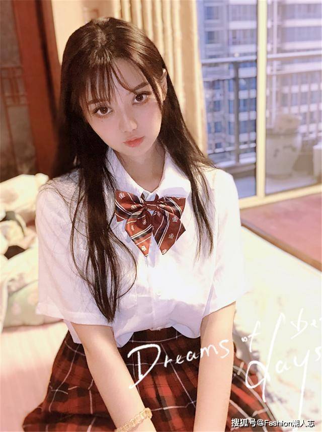 原创快乐星球冰柠檬用14年变成宅男理想型穿吊带裙太撩了吧