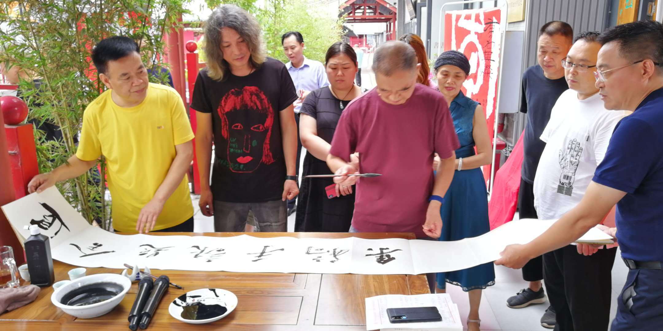 集揭幕程风子《退舍题咏》作品集首发嘉宾留念已亥年季冬于玄赏斋谨此