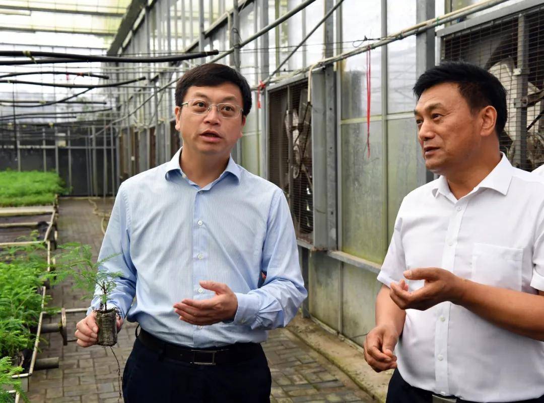 盐城市市长曹路宝在东台调研沿海生态保护和发展工作