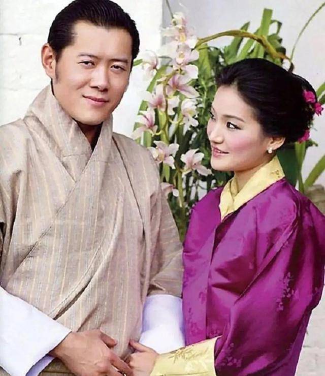 原创不丹国王和不丹王后最甜蜜温馨让人动容的时刻也许你从未见过