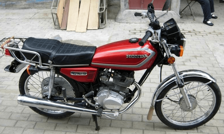 本田cg125,1974年,全世界的摩托车销量猛增,改革开放以后,由于消费者
