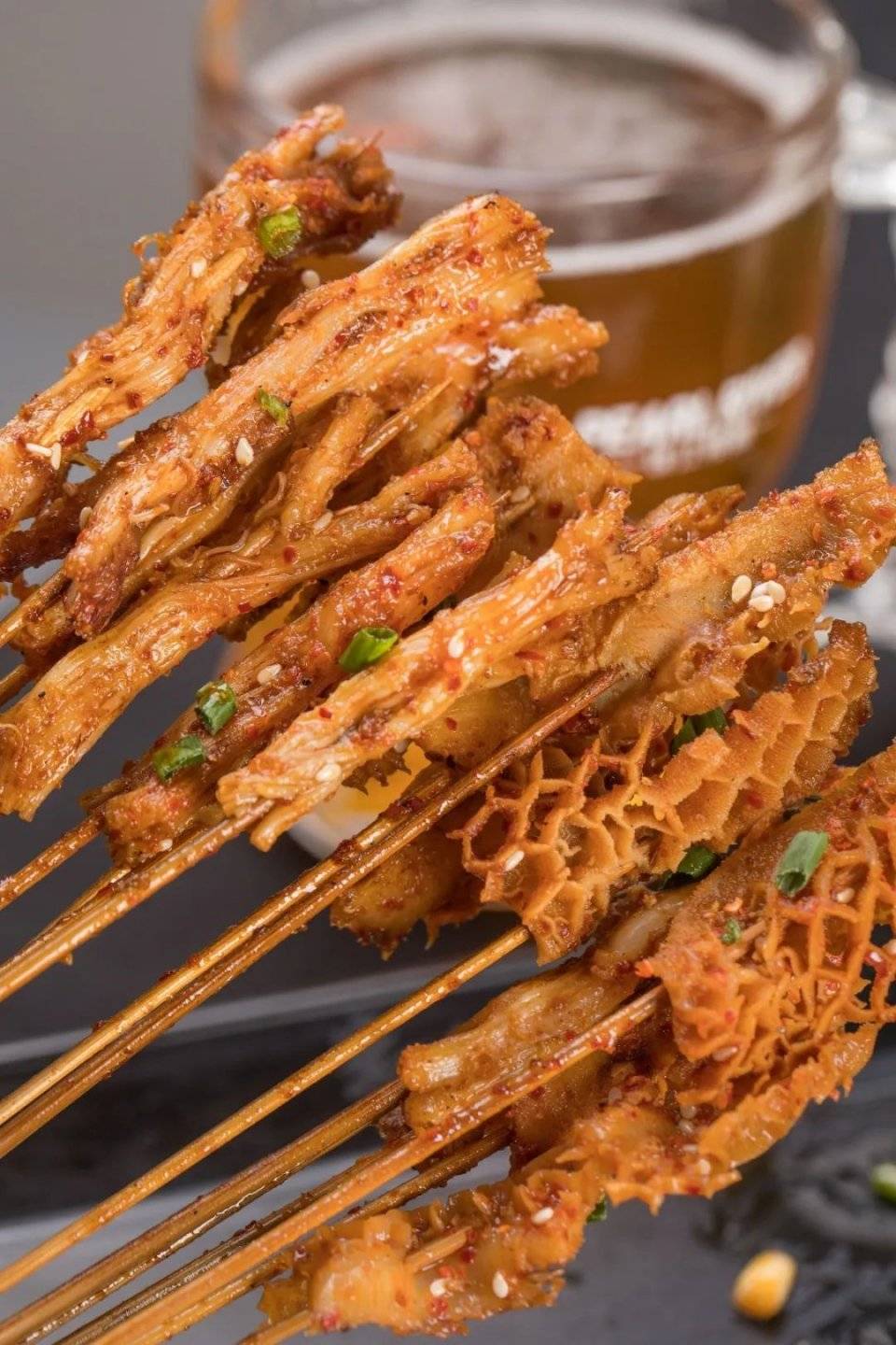 炭烤麻辣牛肉小串,鸡脆骨,烤牛肚,牛胸口油等等……老熟客来了都是10