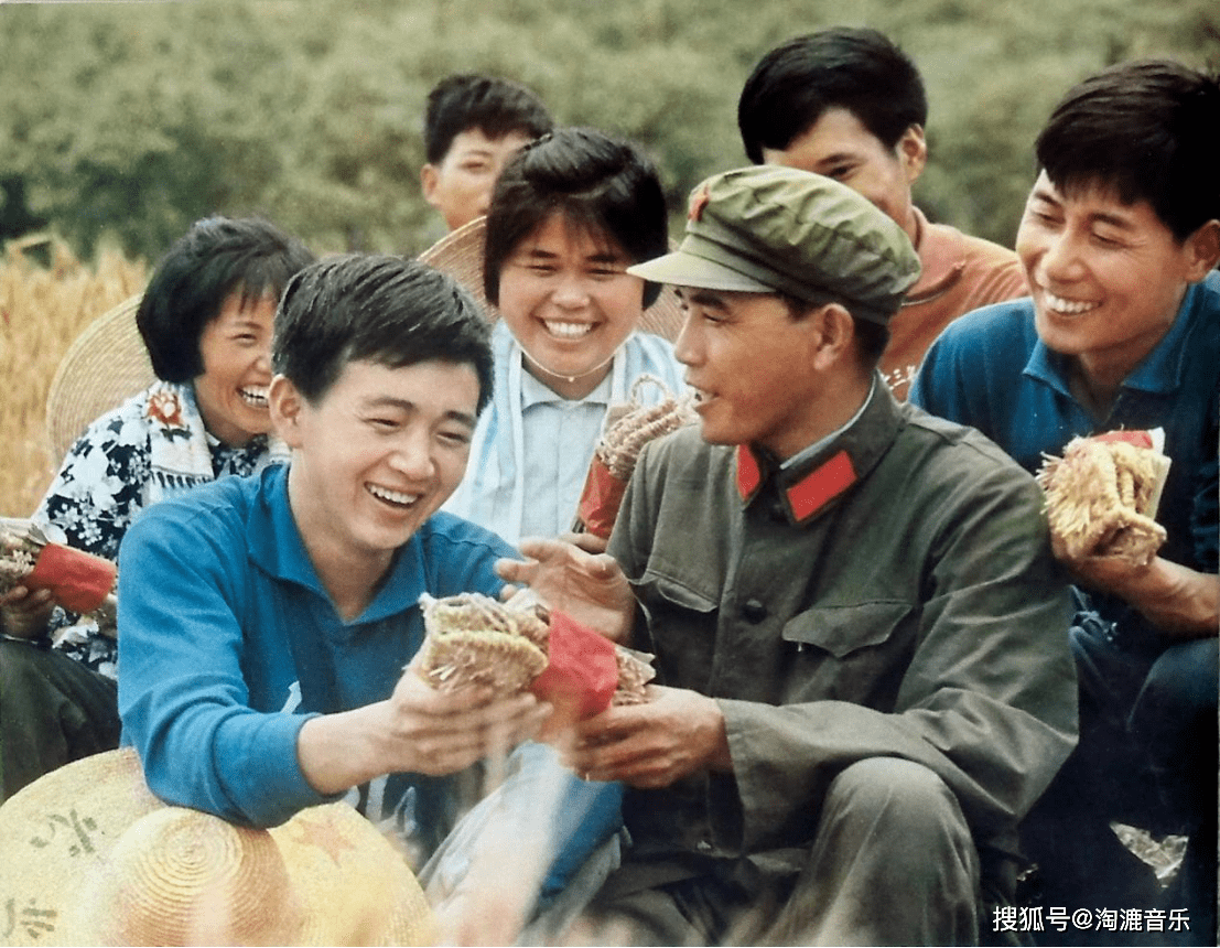 原创回顾1974年《中国摄影》杂志中每位摄影师镜头下的精彩一瞬(2)