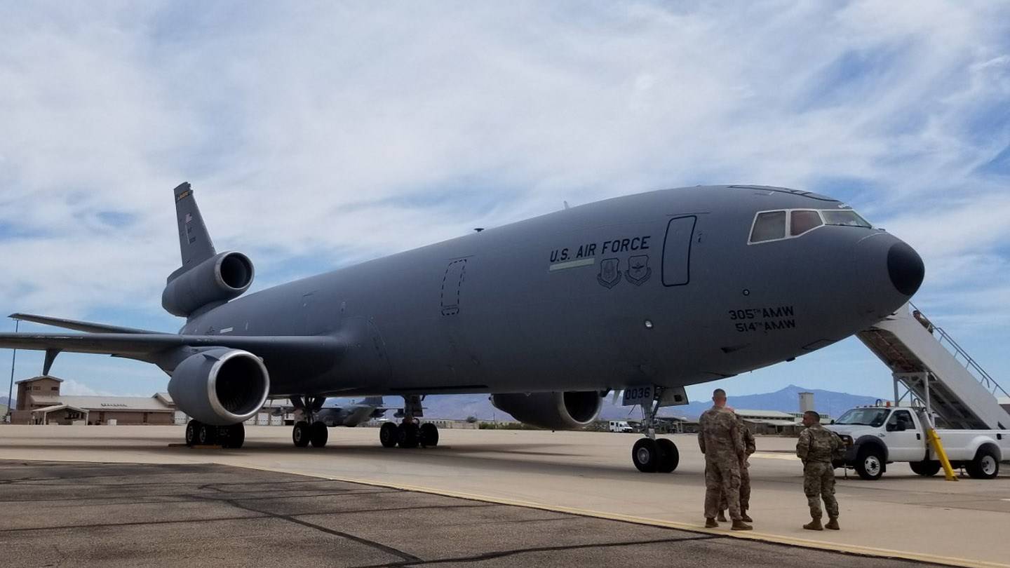 原创差距太大了!美军最强悍的空中加油机开始退役,性能却远超运20