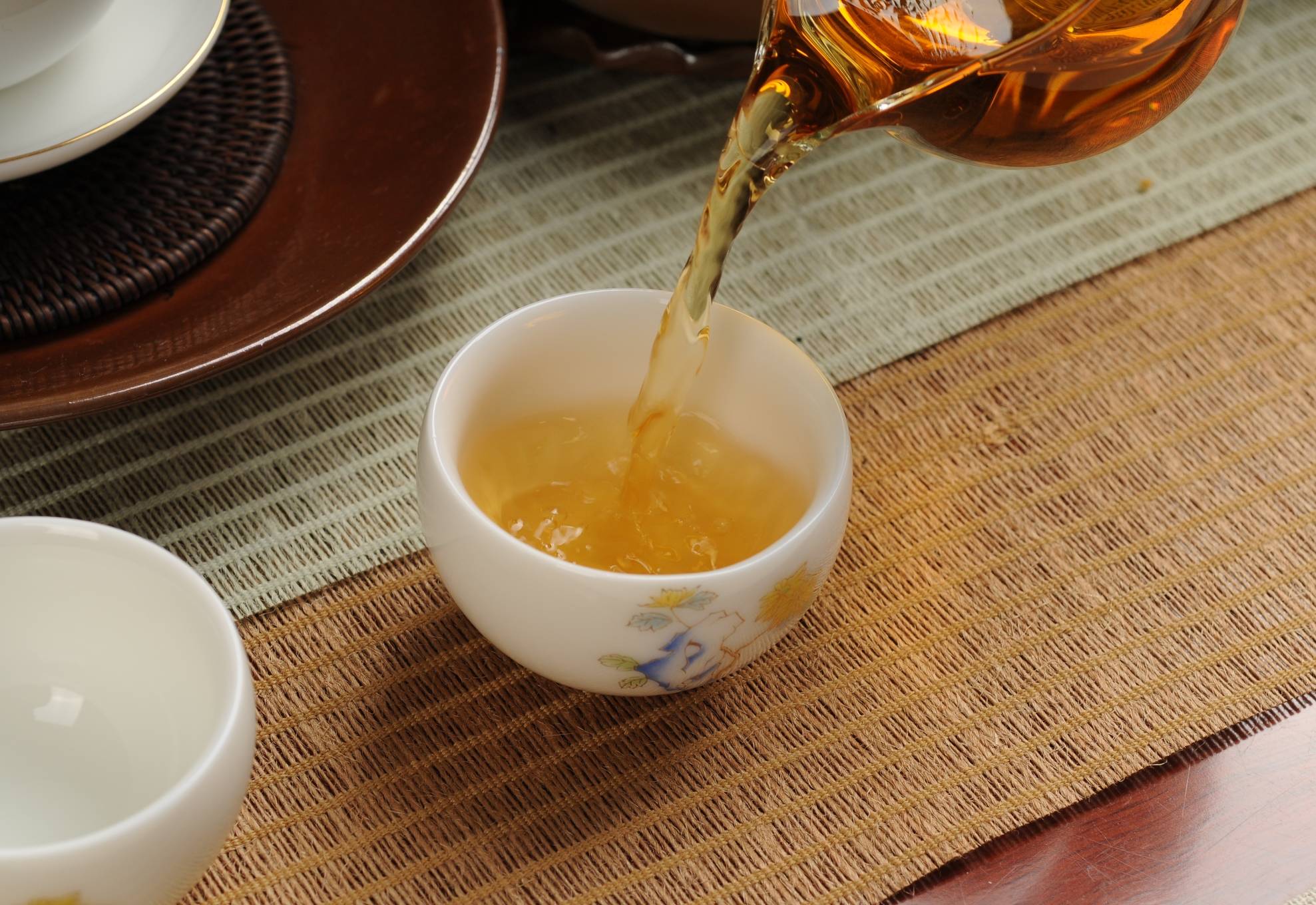 启莺亲摄——凤庆120年古树滇红茶汤