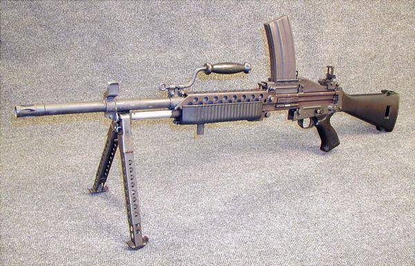 你觉得这是美国捷克式不这是斯通纳63a自动步枪