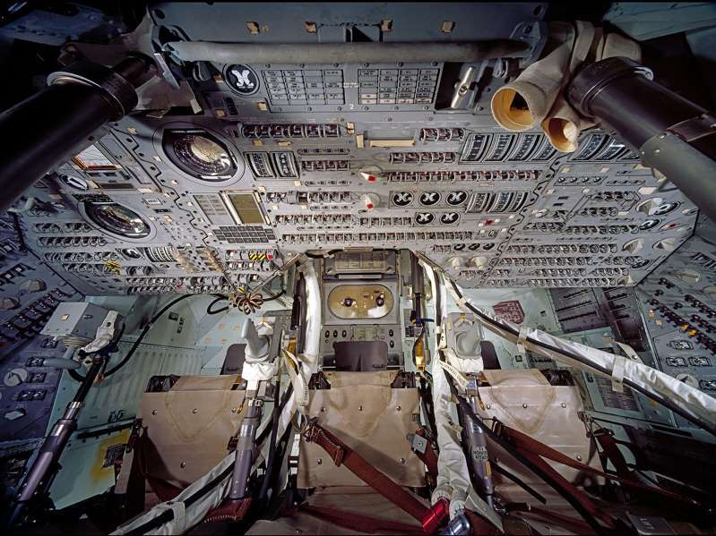 原创阿波罗11号宇宙飞船的操纵杆在拍卖会上以78万美元成交
