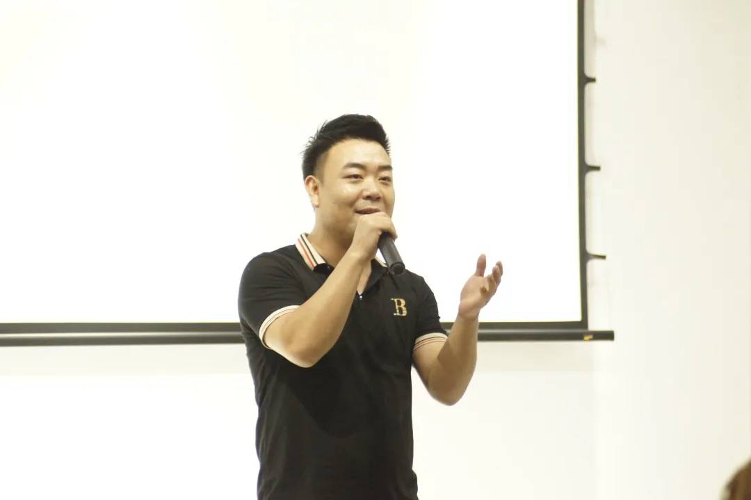 谢伟 醴陵大伟哥!我相信我们每一个人都不一样,每个人都有不同的故事.