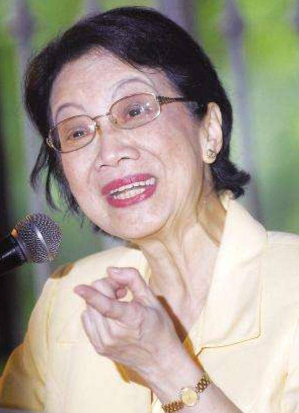 全世界第一位华人女总统以中国人身份自豪上任就让美军撤军