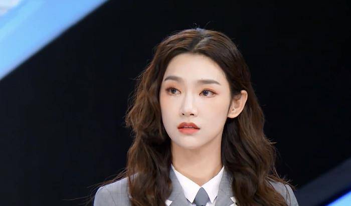 曾可妮性格反差萌蔡徐坤称她是小学生蔡卓宜的吐槽太扎心