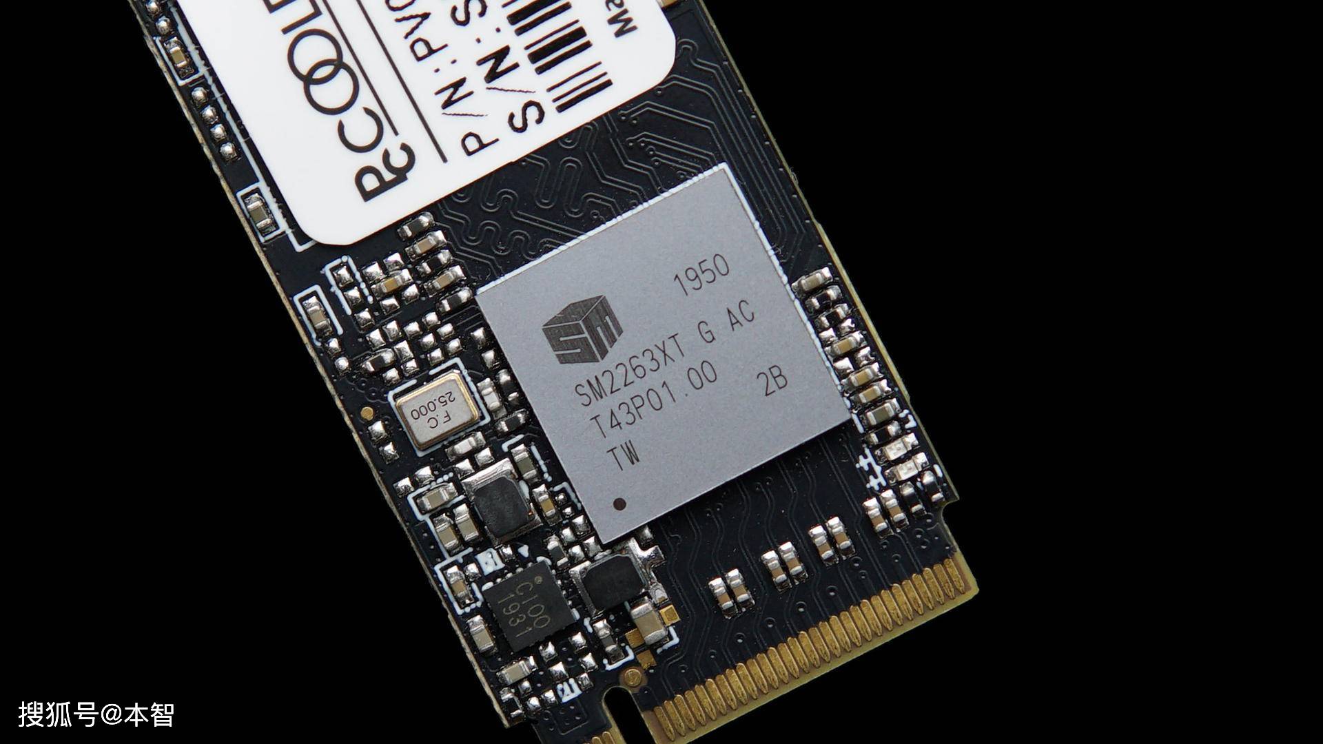 主控芯片为慧荣sm2263xt,属于无外置缓存方案.