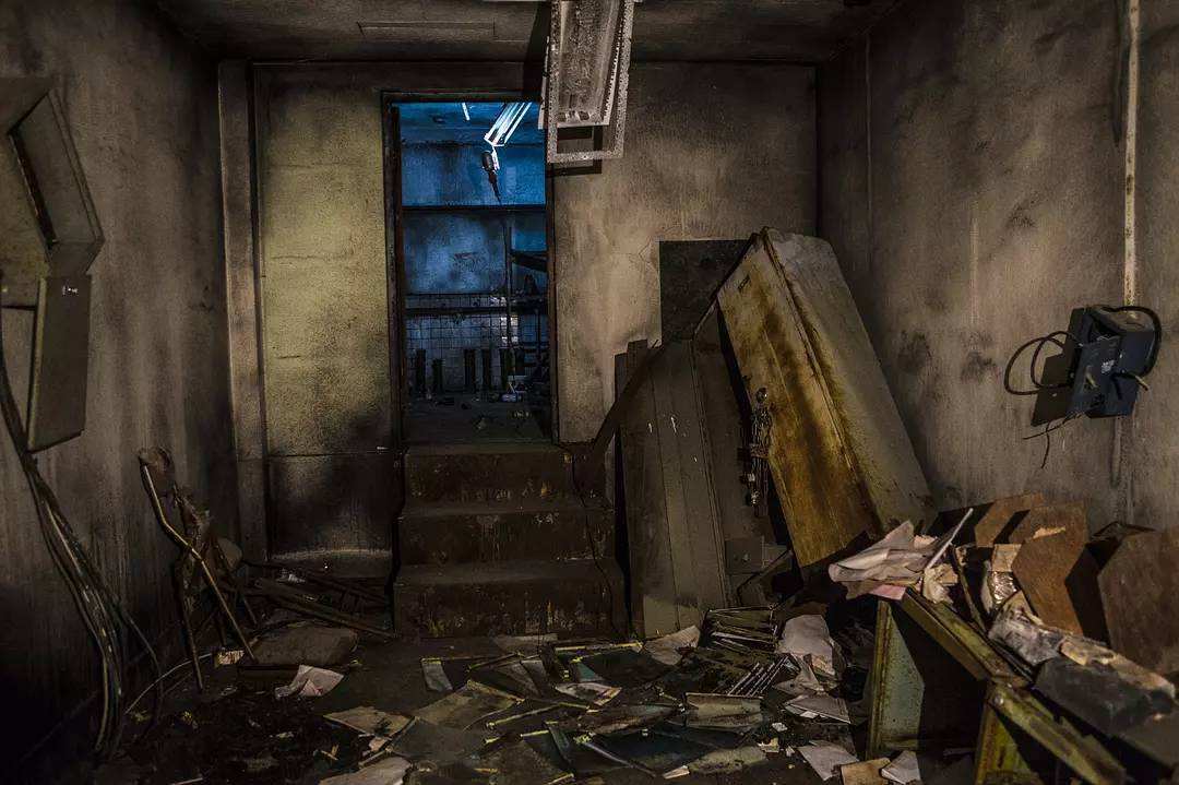 昆池岩废弃精神病院图片