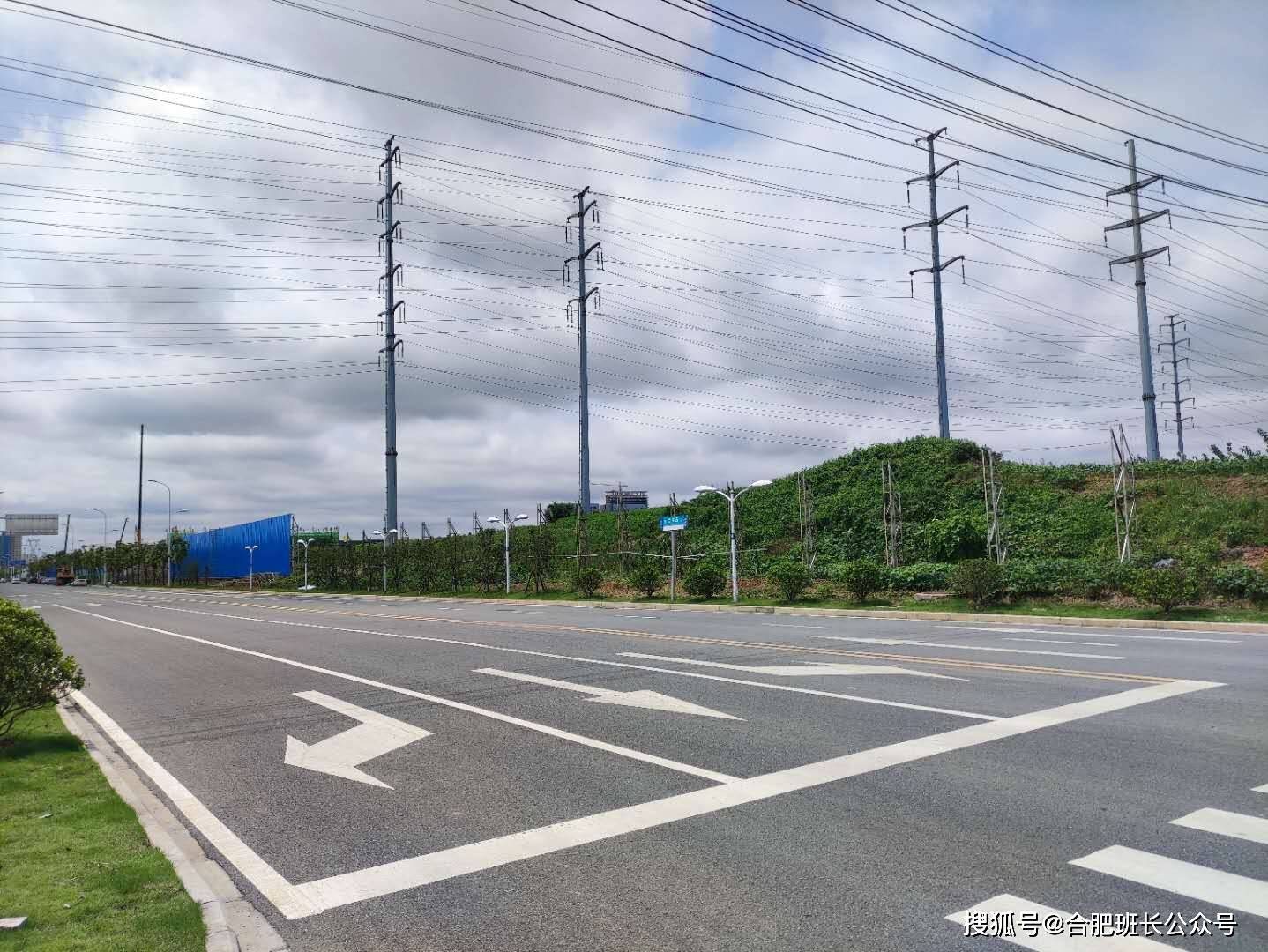 高压线距离楼盘比较近