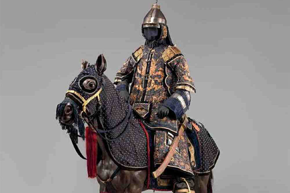 《大清会典》上的规定,清朝宗室爵位分为:和硕亲王,多罗郡王,多罗贝勒