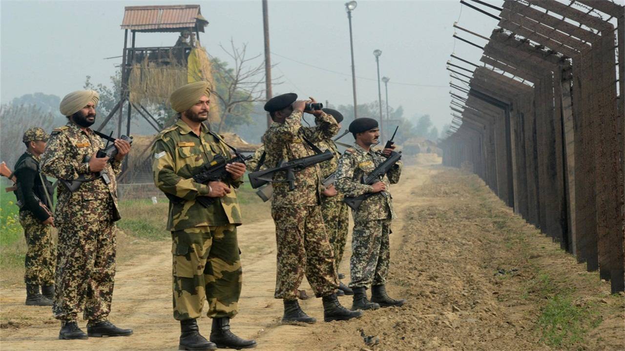 图为印度边境及印度士兵