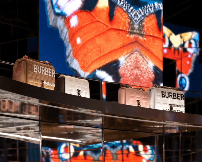 Burberry与腾讯展开技术合作，将在深圳开设奢侈品行业首家社交零售精品店