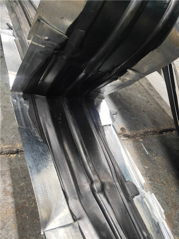 伸缩缝用钢边止水带