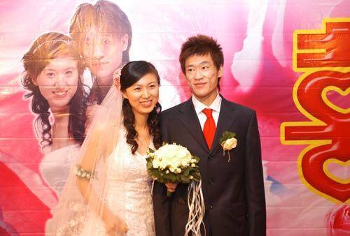 39岁前国脚成中超升班马教练,曾主动降薪百万,妻子是朝鲜族空姐_王栋