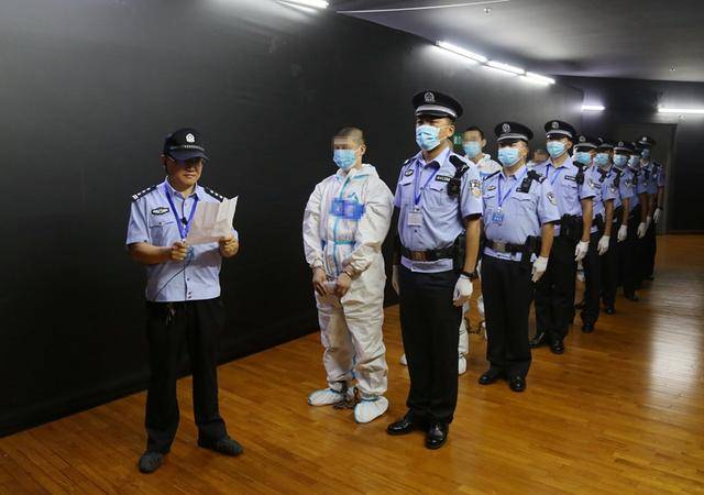 米脂法院法警大队圆满完成张峰等70余人涉黑案件警务保障任务_工作