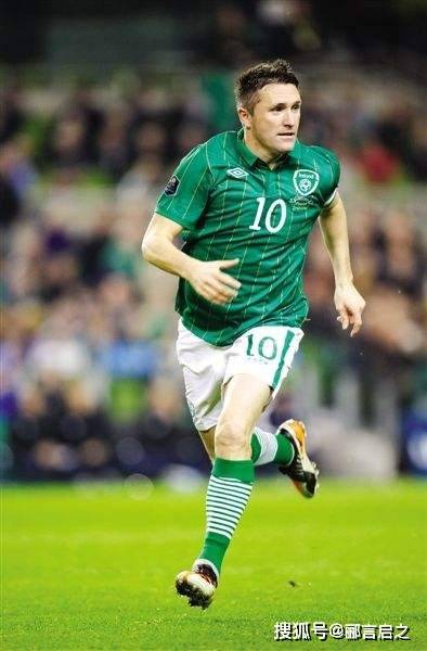 爱尔兰足球明星罗比· 基恩然而,如果从发展经济的角度上来说,爱尔兰