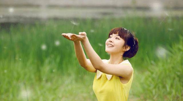 凭借《媳妇的美好时代》中潘美丽一角,被观众熟知.