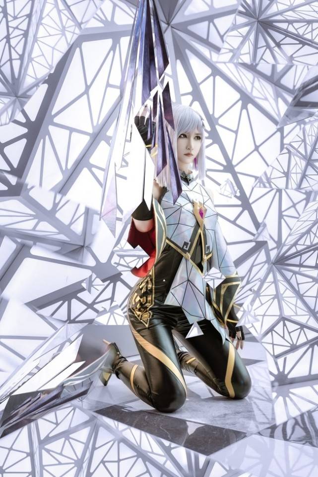 原创夏日炎炎王者荣耀东方镜上演性感皮裤!嗯,是碎裂的感觉!