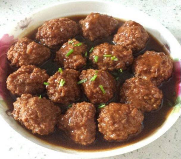 葱油鸡,红烧肉丸子,虫草山药排骨汤,虾仁炒黄瓜