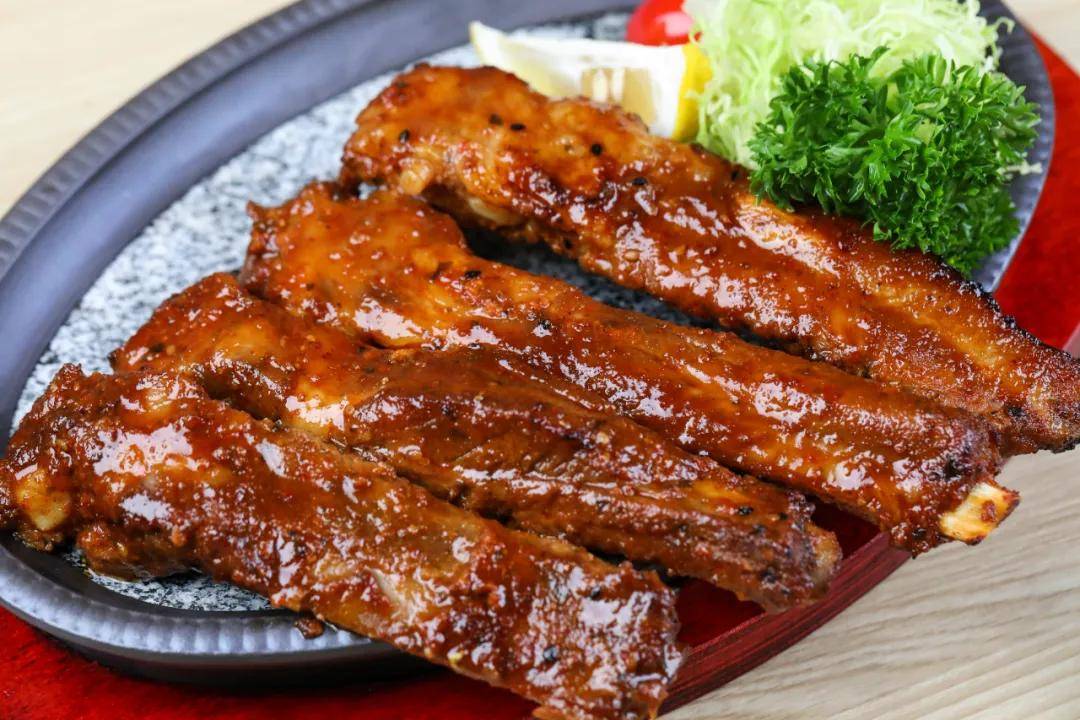 蜜汁吮指烤猪肋排