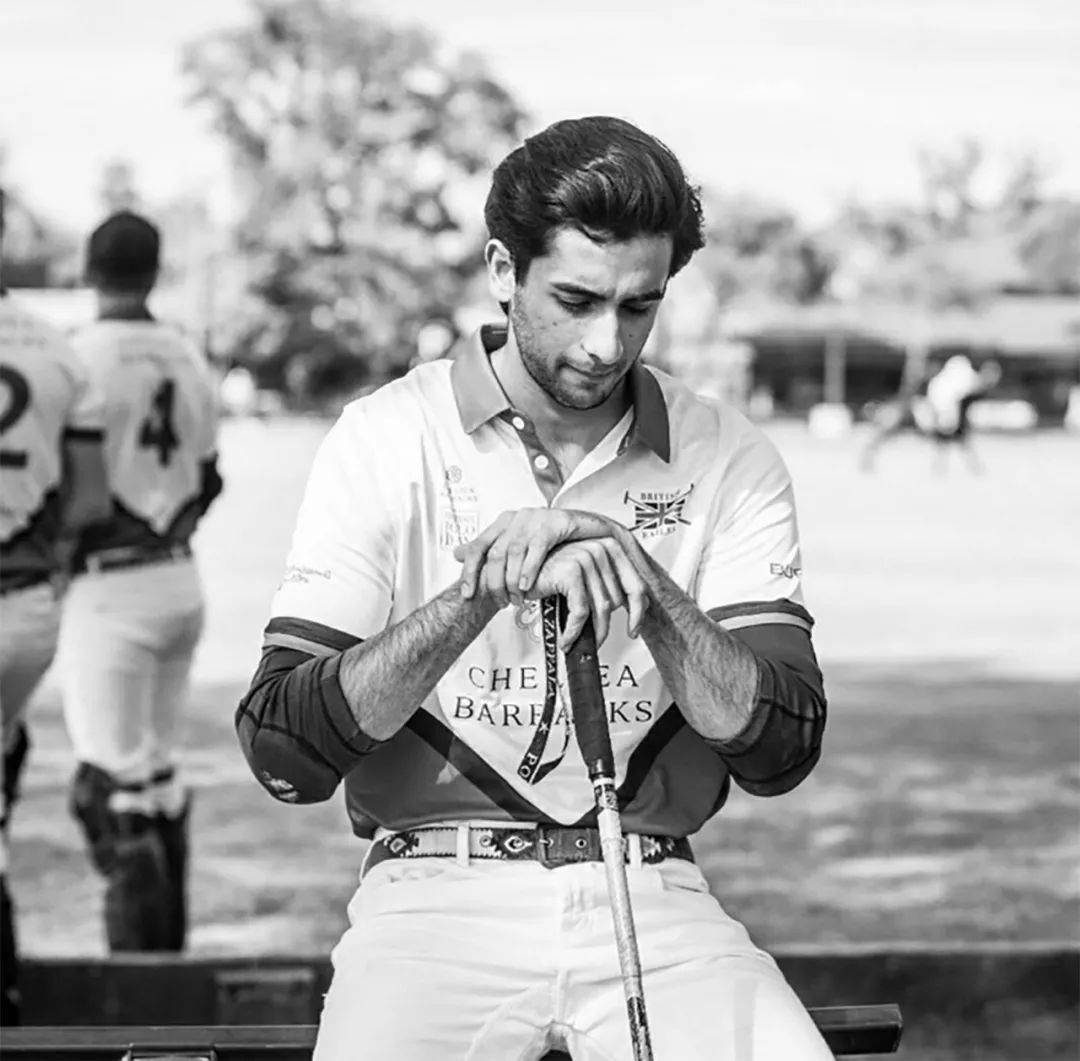 21岁印度王子成"隐形国王",坐拥大宫殿,帅气脸庞神似迪拜王子