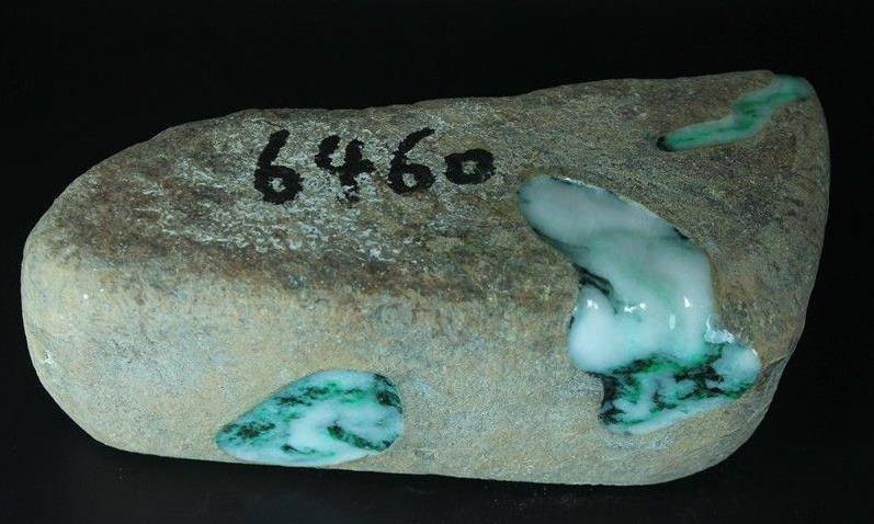 底白如雪交相辉映一一白底青翡翠原石欣赏