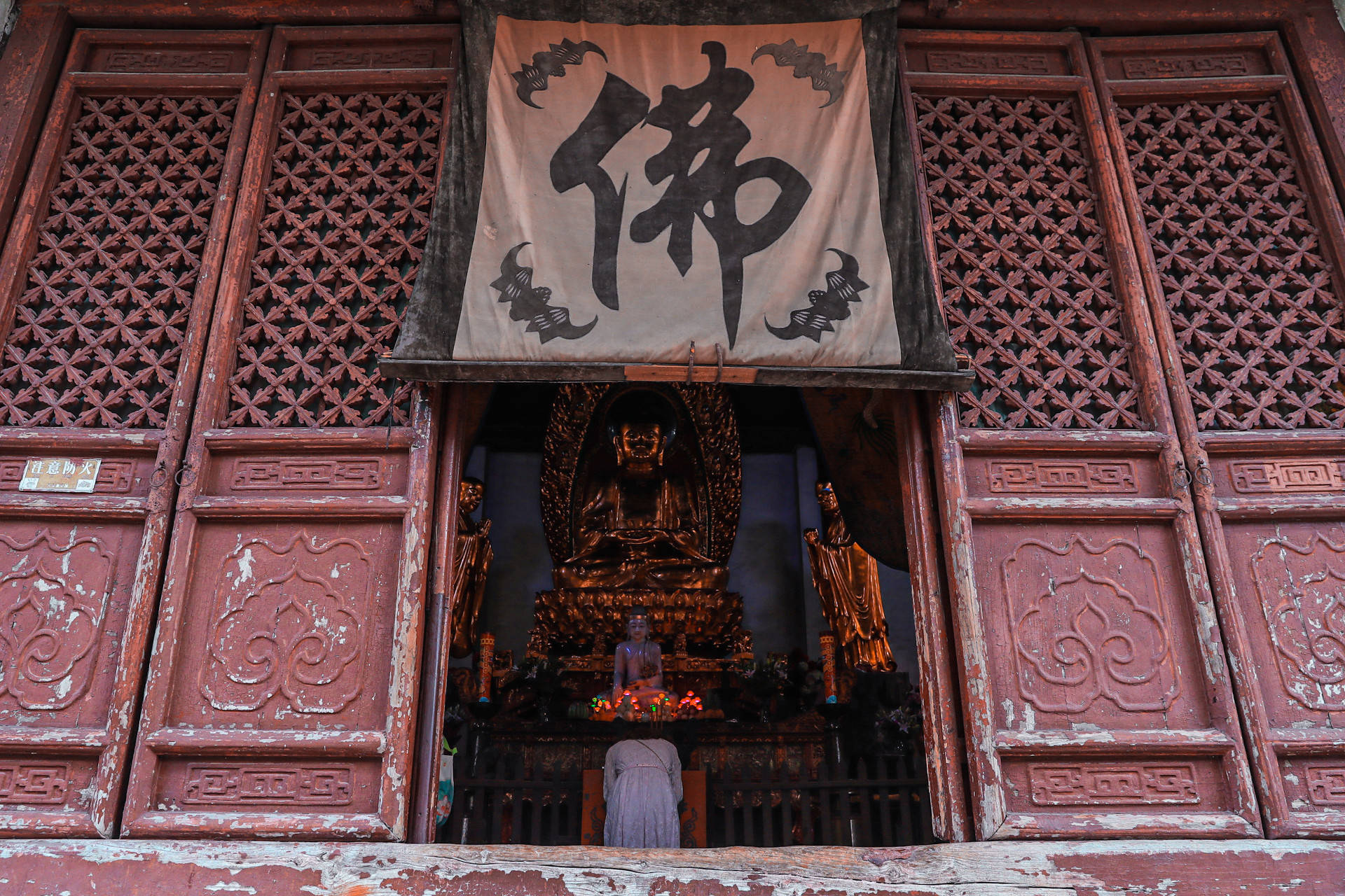 唐贞元年间,日本和尚最澄就是在国清寺学习天台宗义理,回国创造了现在