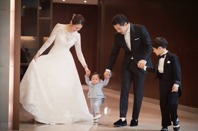 刘荷娜生二胎后发福变样 大儿子出演节目超帅气 退圈后变美妆博主