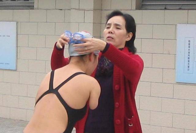 《非诚勿扰》断臂天使:为小伙留灯到最后,一下台就被甩,今怎样_雷庆瑶