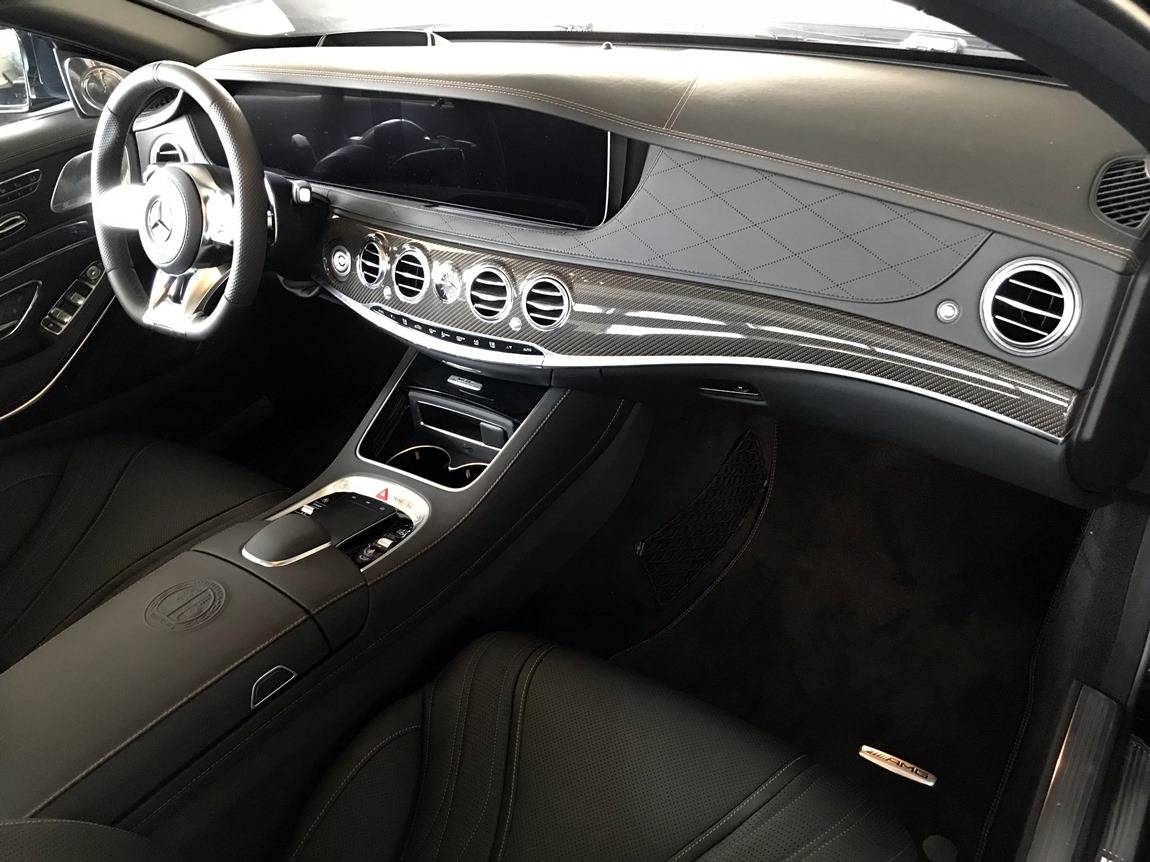 车辆型号:s65l amg ,颜色内饰:黑外/黑内 ,引擎参数:6.