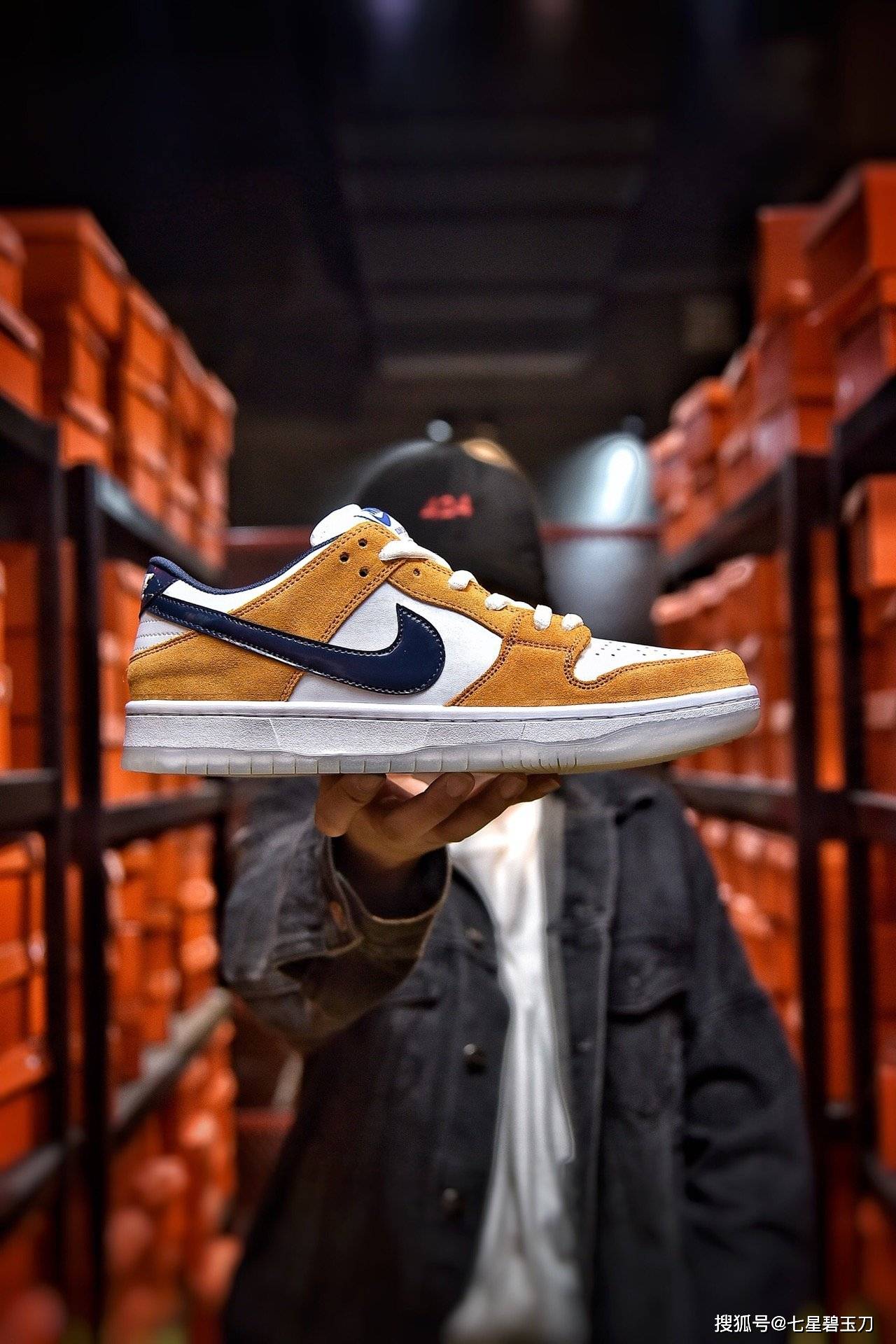 耐克nike sb dunk low湖人紫金白黄
