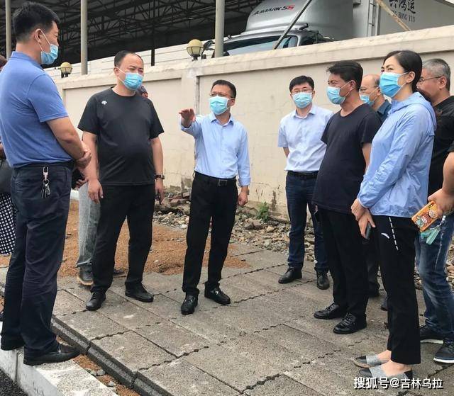 简俊峰指出,创建国家卫生城市是市委,市政府的重点工作任务,更是重要