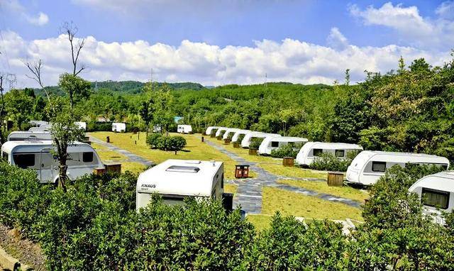 梦想不再是远方,普通人也能有房车:浅谈房车文化对生活的影响_旅行