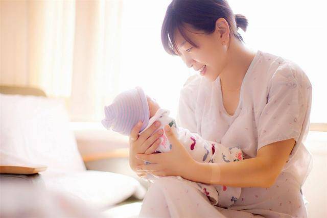 三伏天坐月子,记三个误区 五个原则,产妇身体恢复快少受许多罪