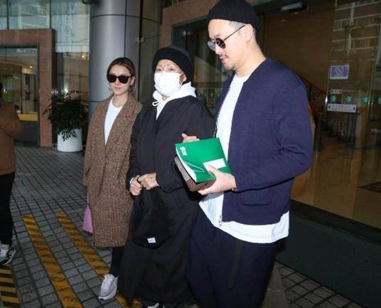 曾志伟二婚老婆去世两人分居近20年年初曾回港治病