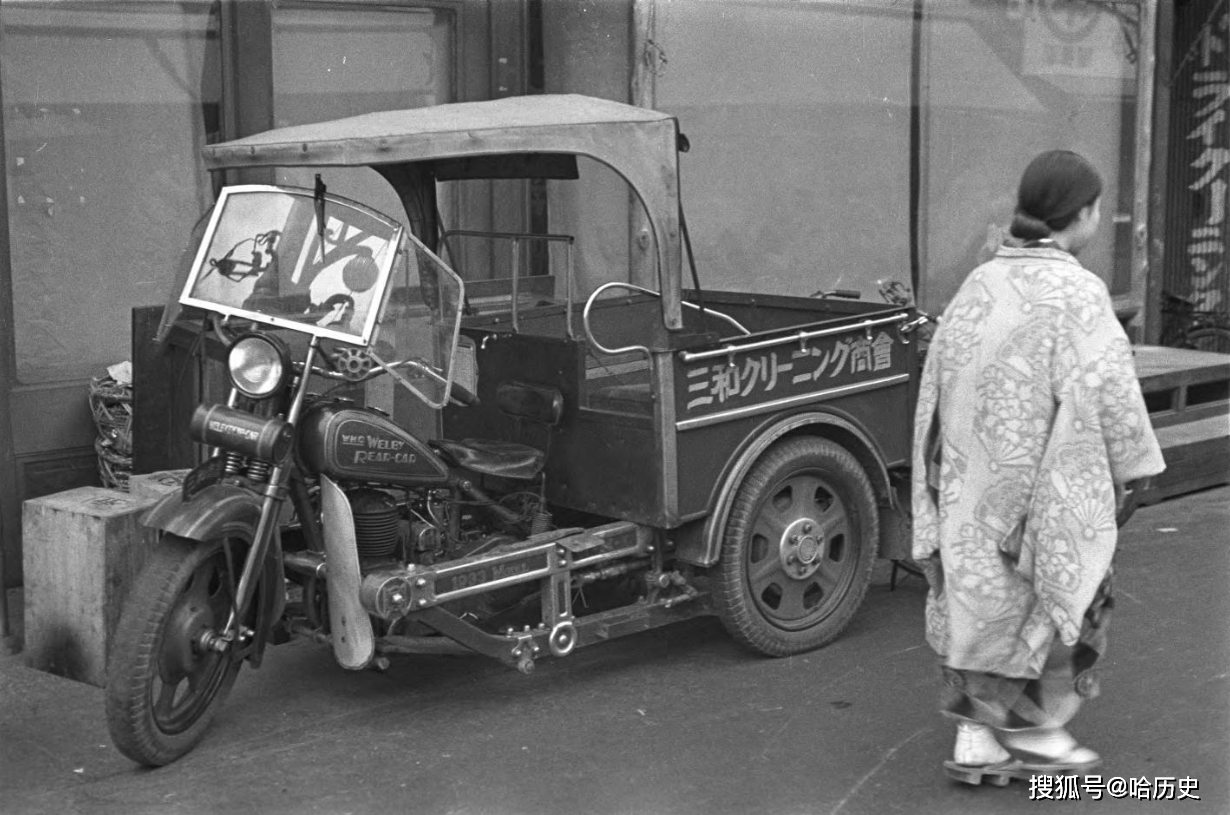 1950年代真实记录日本街头的老照片