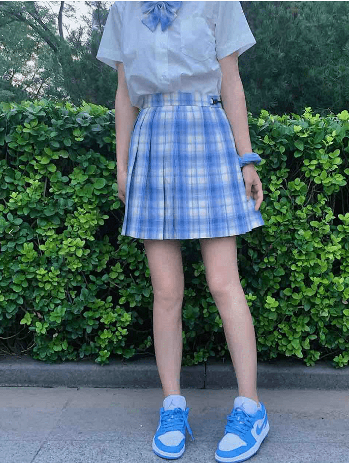 潮在看看脚茶艺少女熏吐全网jk球鞋才是直男最爱