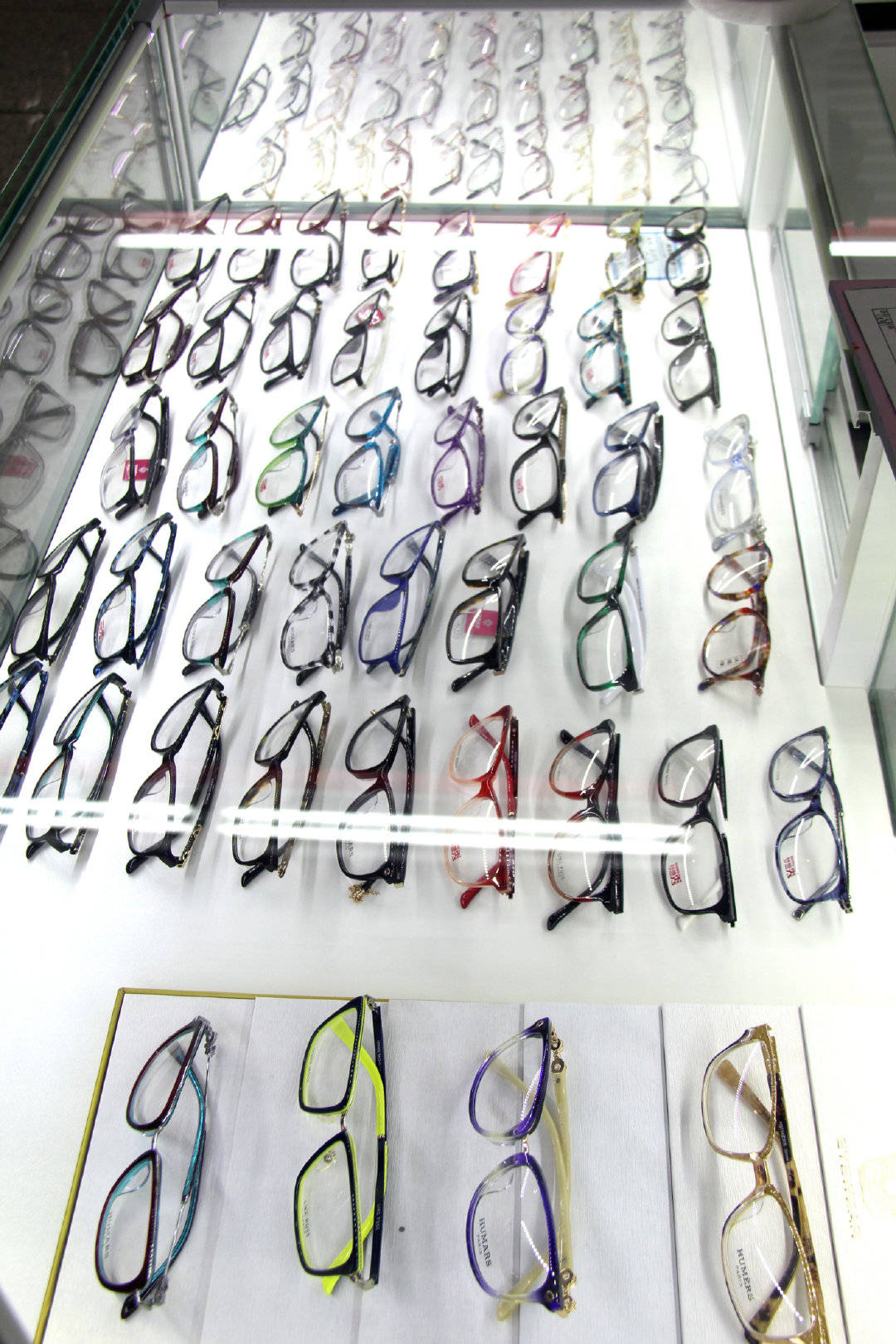延长营业时间方便市民下班后配镜 石家庄永明眼镜店打造行业标杆