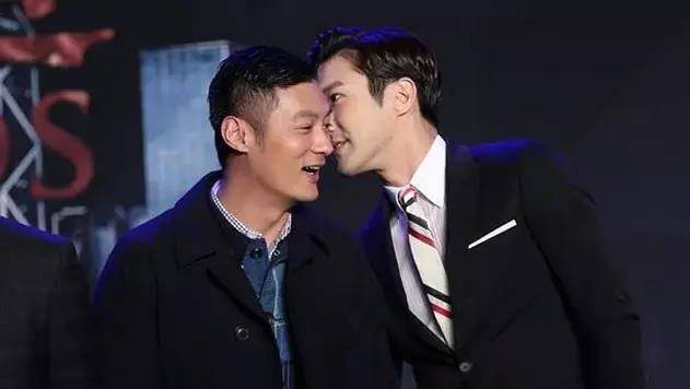 和余文乐差不多出道的是谢霆锋,吴彦祖,陈冠希这些人,当时他们经常被
